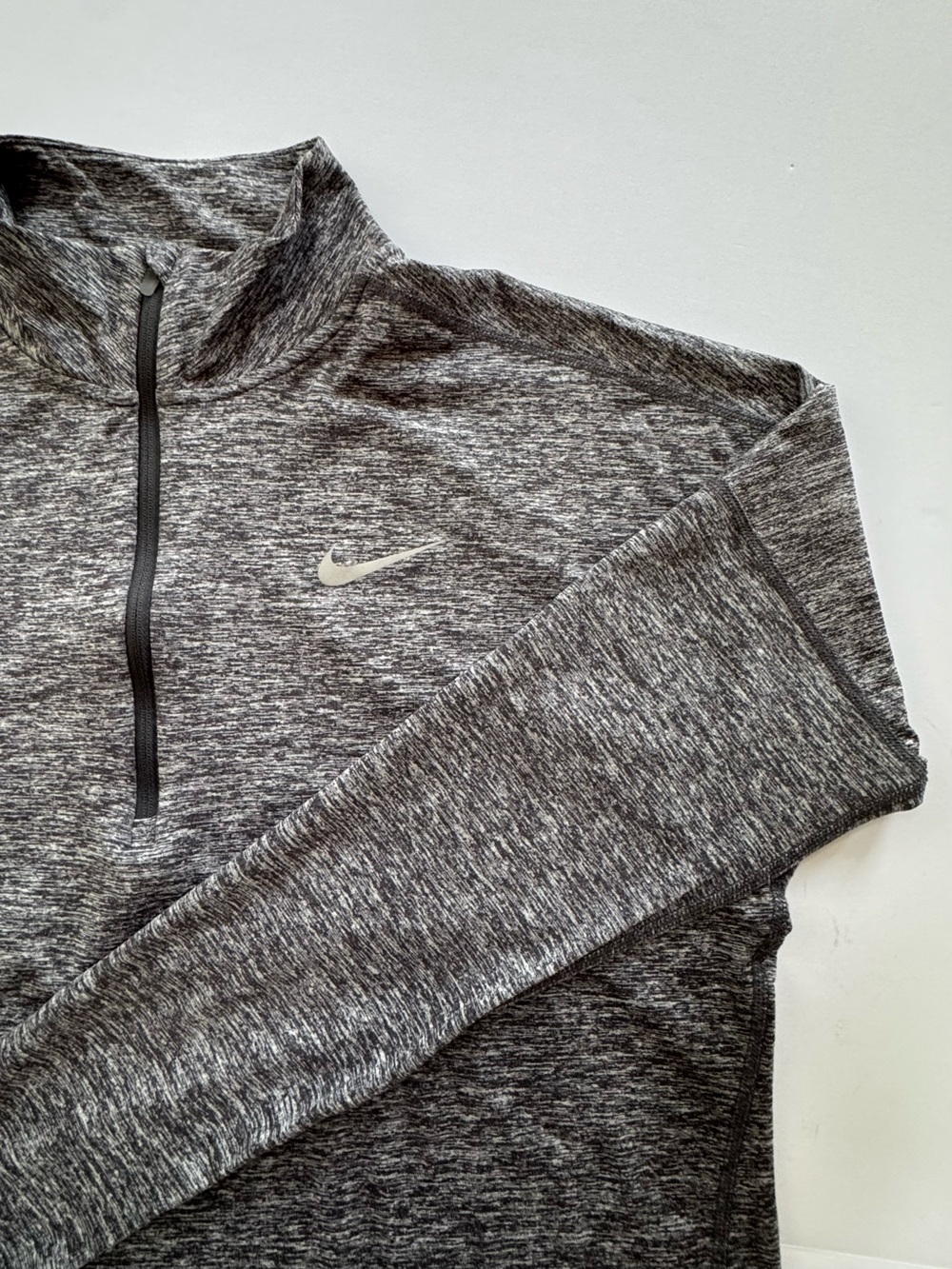 Nike Dri-FIT Quarter-Zip Performance Long Sleeve Pullover Top Gray Women’s M